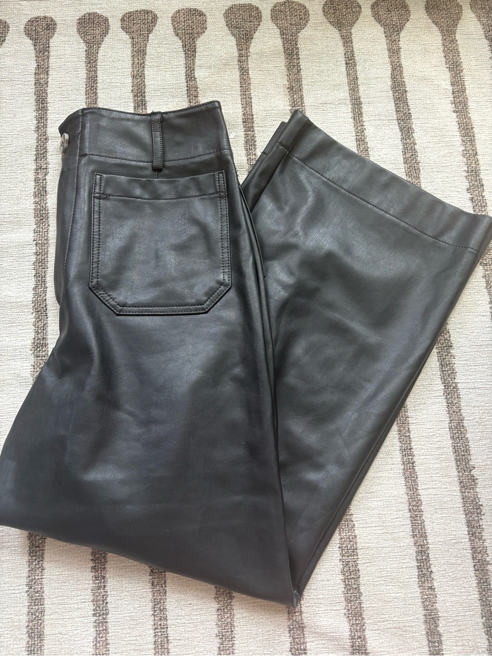 Maeve the collete vegan leather crop | size 27 - Picture 4 of 8